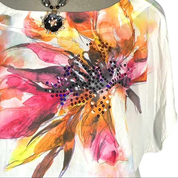 Suzy Shier White Front Flower Embellish Size L - Picture 3 of 12